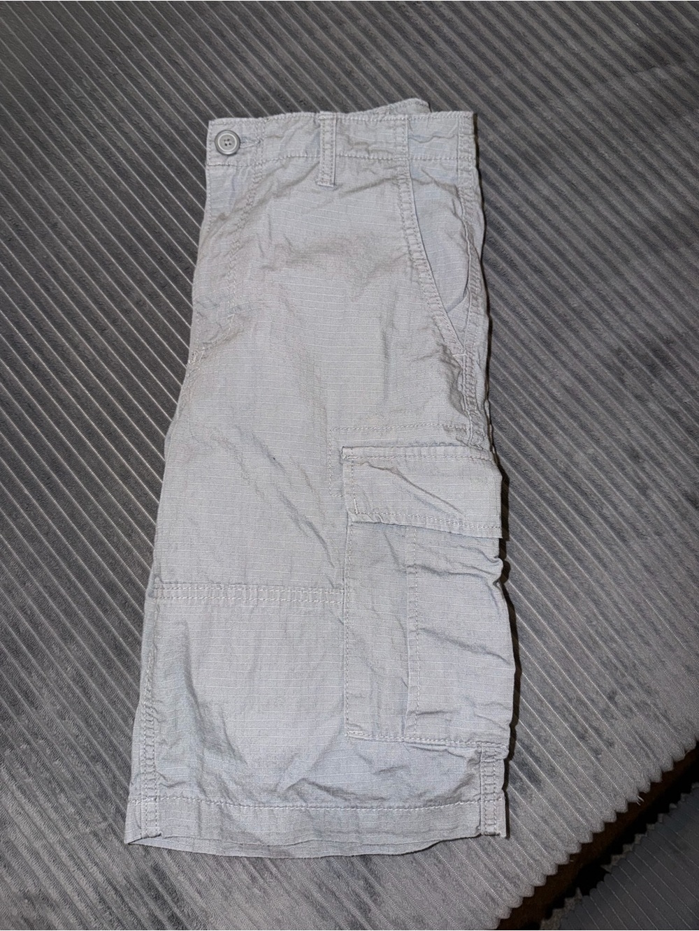 Old Navy size 28 waist Gray Cargo Shorts - Multi-Pocket Casual - Picture 4 of 4
